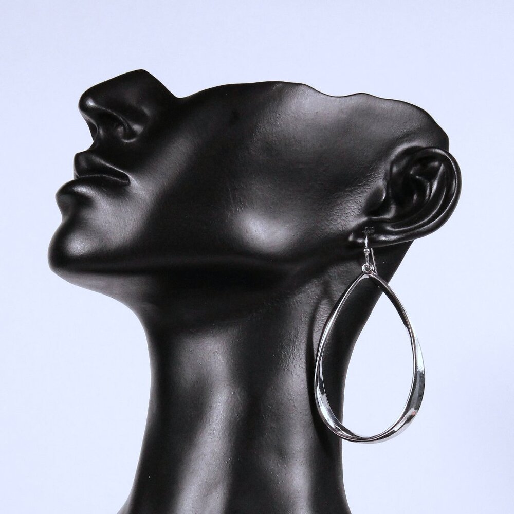 NWT Erica Lyons Silver Tear Drop Earrings